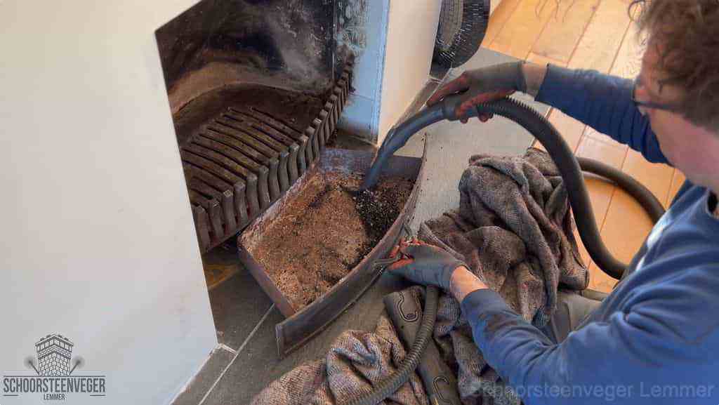 Prijs schoorsteenvegen Lemmer schouw reinigen Prijs schoorsteenvegen Lemmer schouw reinigen