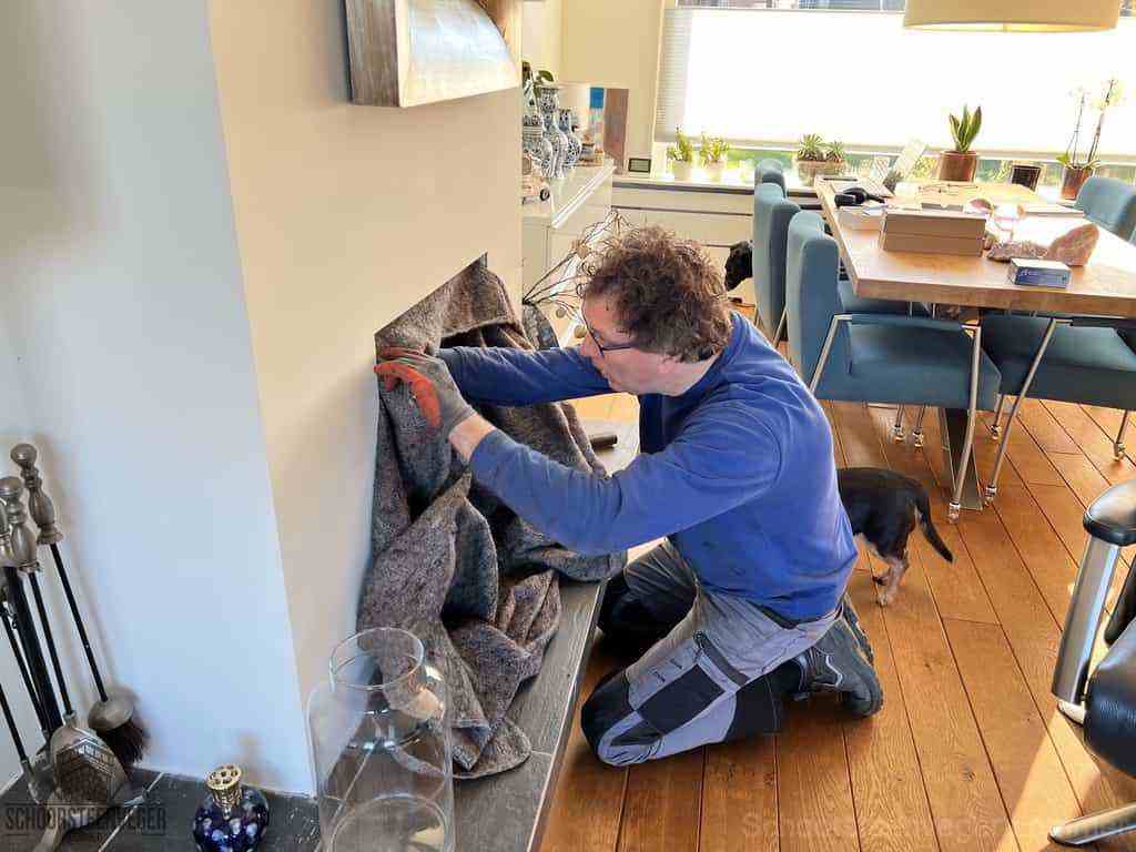 Schouwveger Lemmer kleed schoorsteenreiniger Schouwveger Lemmer kleed schoorsteenreiniger